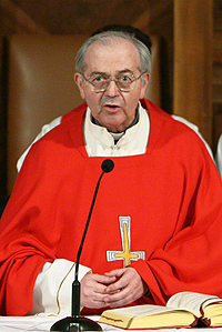 Monsignor Sergio Lanza presiede la celebrazione della santa messa in preparazione al Natale 2012