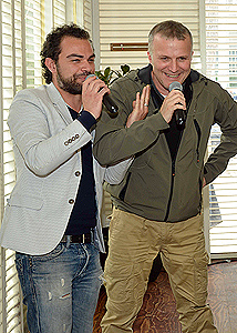 Andrea Perroni e Max Paiella, due delle voci di Radio 2 Rai intervenute alla presentazione di "Gemelli insieme" il 17 maggio