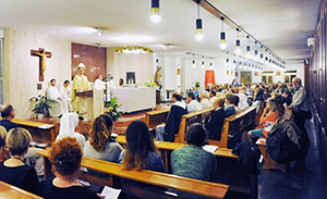 La messa nella cappella San Giovanni Paolo II presieduta da monsignor Claudio Giuliodori