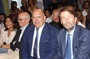Enrico Zampedri (a sinistra) con il ministro Dario Franceshini