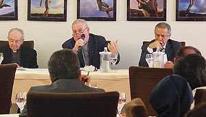 Da sinistra monsignor Sergio Lanza, monsgnor Franco Giulio Brambilla e il rettore Lorenzo Ornaghi