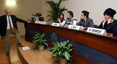 Da sinistra: Ruggero Eugeni, Ilaria Dallatana, Francesco Facchinetti, Morgan e Claudia Mori in cripta aula magna_17 novembre 2009