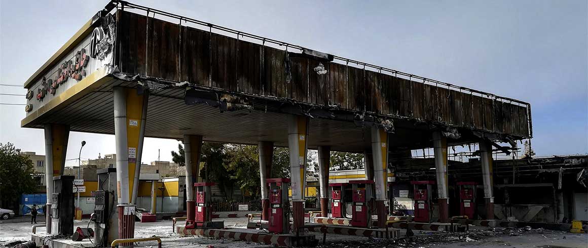 L’Iran brucia per l’aumento della benzina