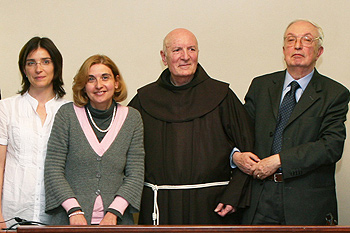 Claudio Scarpati con padre Francesco Mattesini e alcune colleghe e allieve