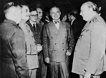 Conferenza di Postdam, luglio 1945. I vincitori della Seconda guerra mondiale decidono le sorti dell'Europa