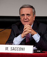 Il ministro del Welfare Maurizio Sacconi in aula magna