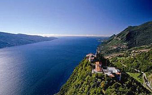 Il lago di Garda visto da Montecastello