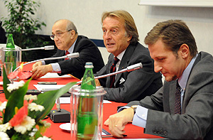 Da sinistra: Vincenzo Cesareo, Luca Cordero di Montezemolo, Massimo Giannini_Facoltà di Medicina_19 novembre 2009