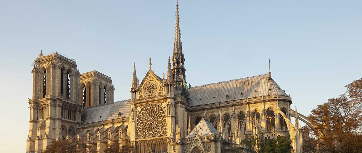 Notre Dame, un simbolo in fiamme