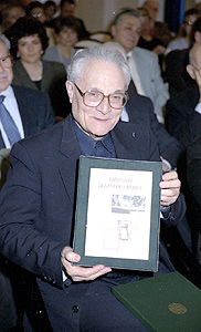 Padre Angelo Serra in una foto di alcuni anni fa