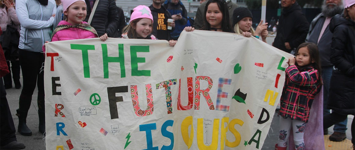 Giovani in piazza per difendere il futuro 